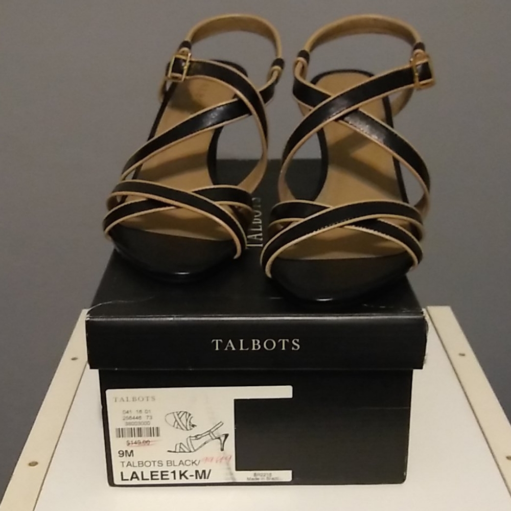 Woman's shoes
